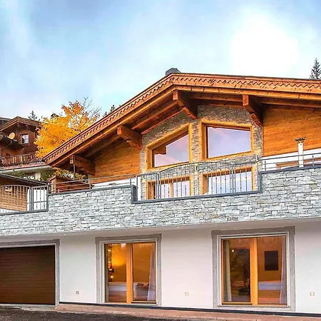 Chalet In With Mountain Views &