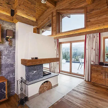 In With Mountain Views & Chalet
