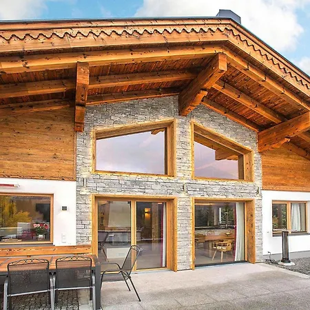 In With Mountain Views & Chalet Konigsleiten