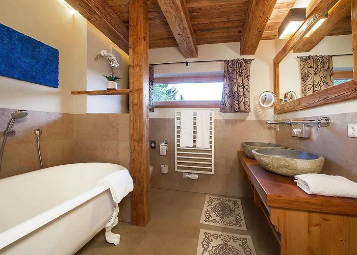 In With Mountain Views & Konigsleiten