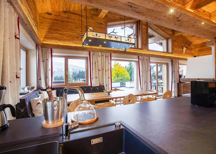 In With Mountain Views & شاليه كونيغشليتن